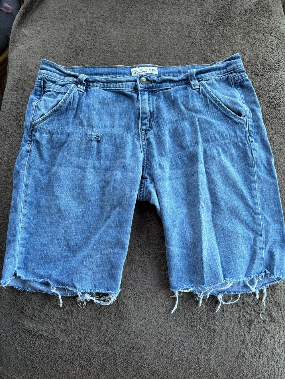 OLD NAVY: Women's Loose Fit Distressed Denim Bermuda Shorts- Size 12